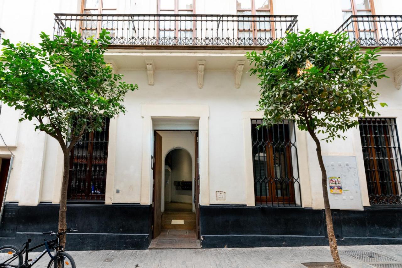 Cathedral Apartment, Upper Floor Apartment Sevilha Exterior foto